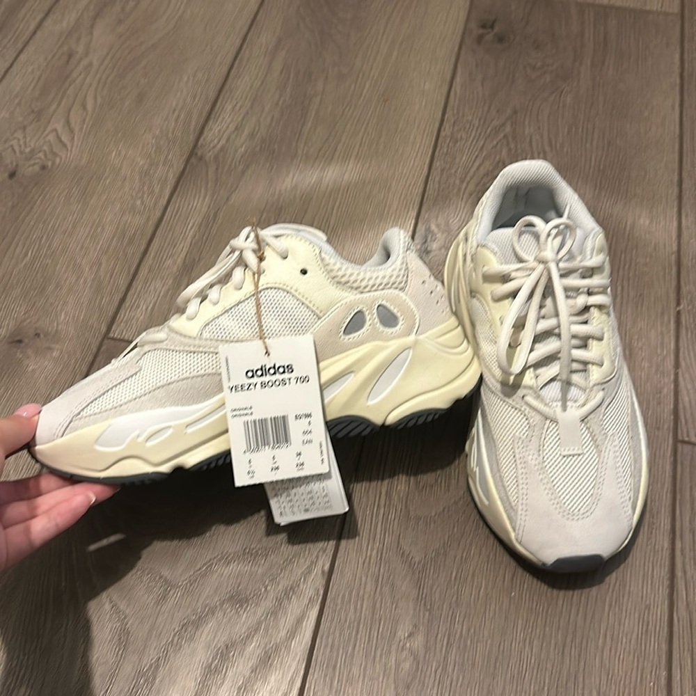 Yeezy Boost 700 'Analog'